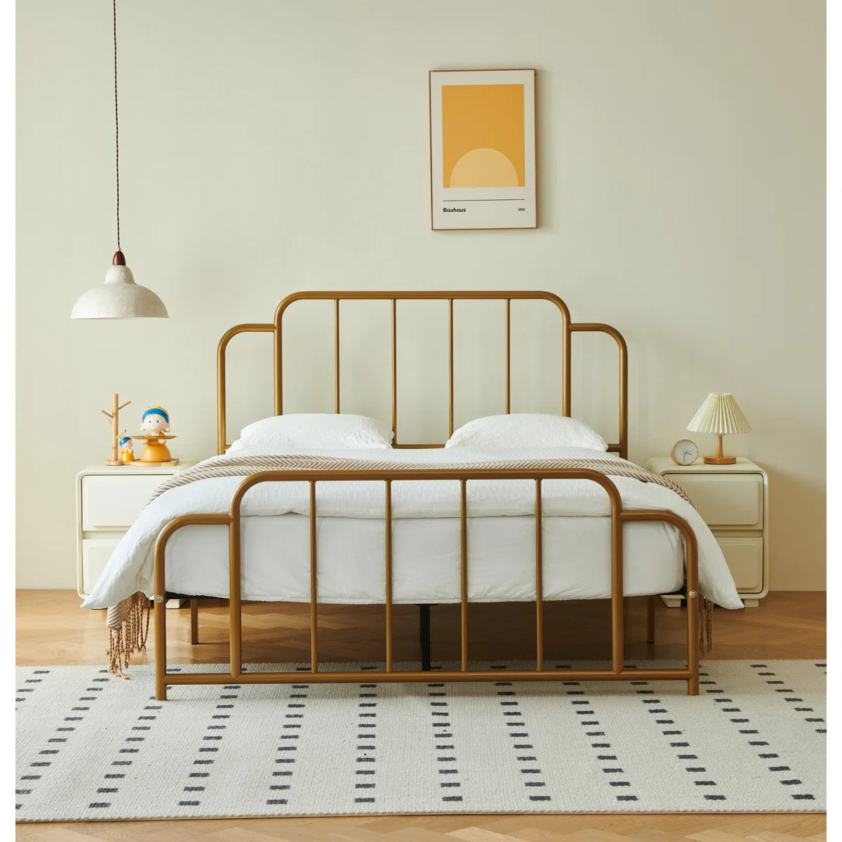 Furnishiaa Modern Metal Platform Bed – Queen & King Size